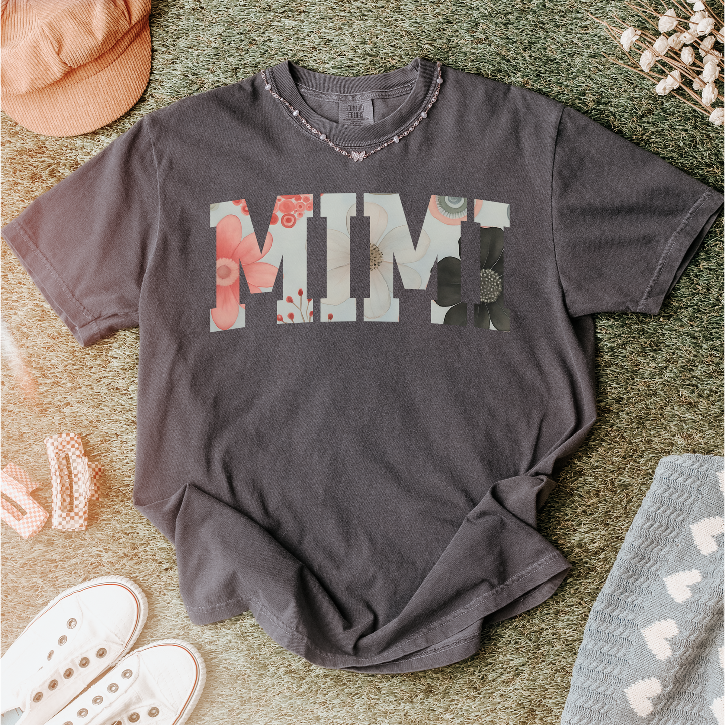 Floral "MIMI" Graphic Tee – Soft Cotton T-Shirt for Stylish Grandmas