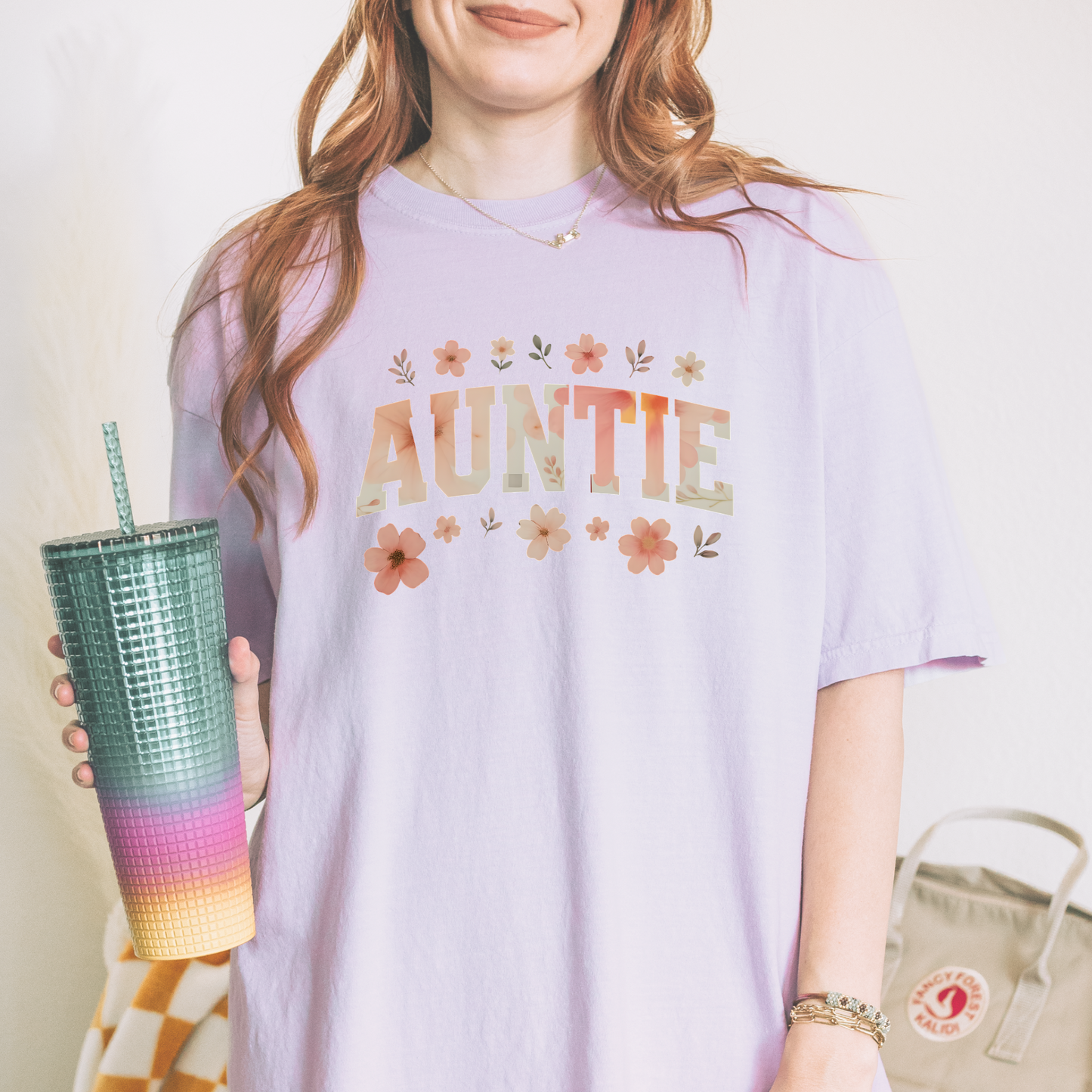 Floral "AUNTIE" T-Shirt – Sweet and Stylish Tee for Cool Aunties