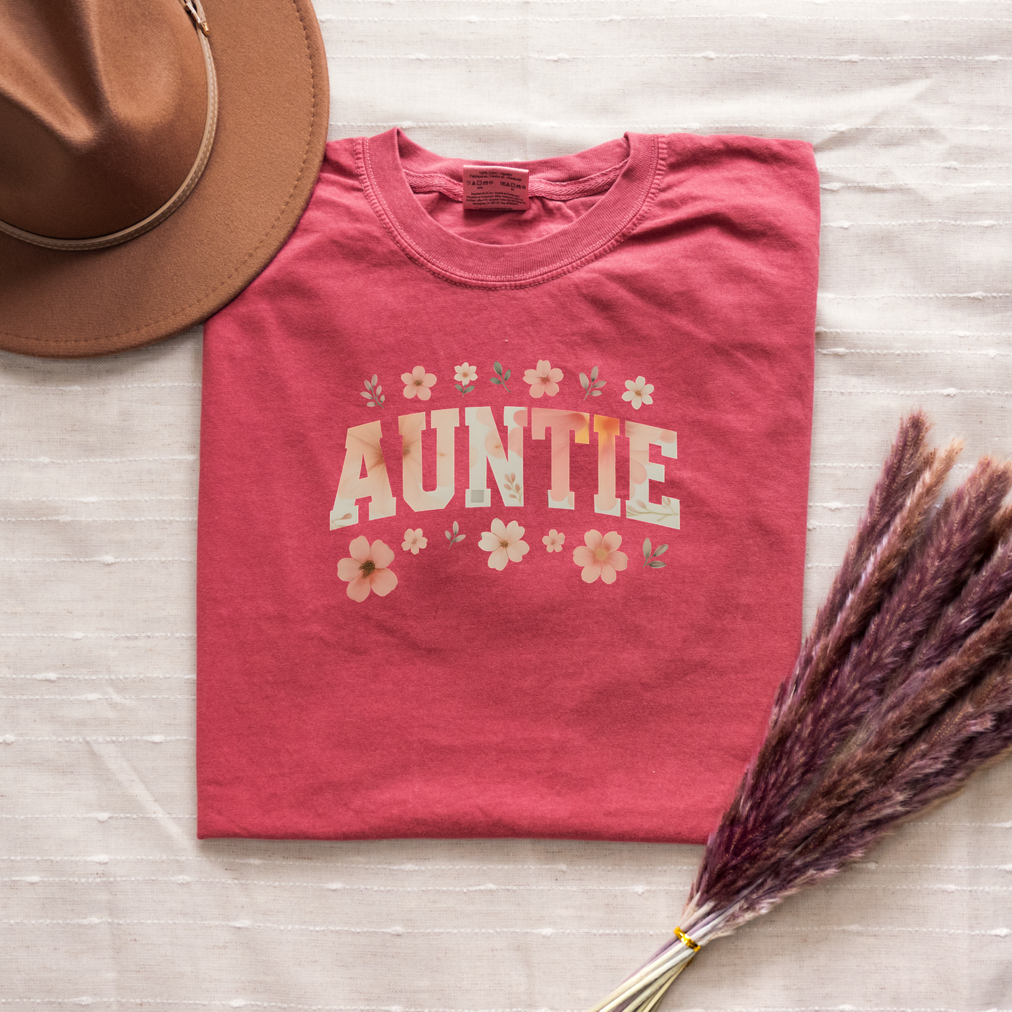 Floral "AUNTIE" T-Shirt – Sweet and Stylish Tee for Cool Aunties