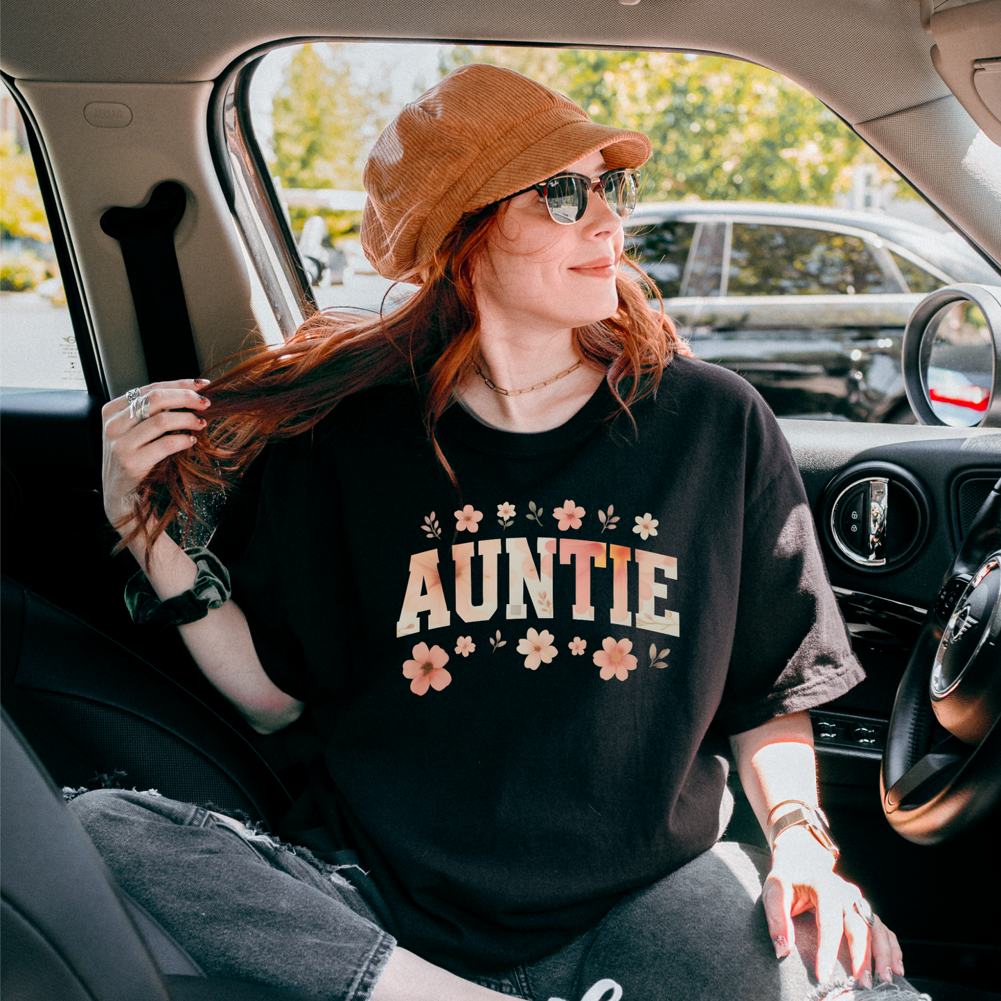 Floral "AUNTIE" T-Shirt – Sweet and Stylish Tee for Cool Aunties