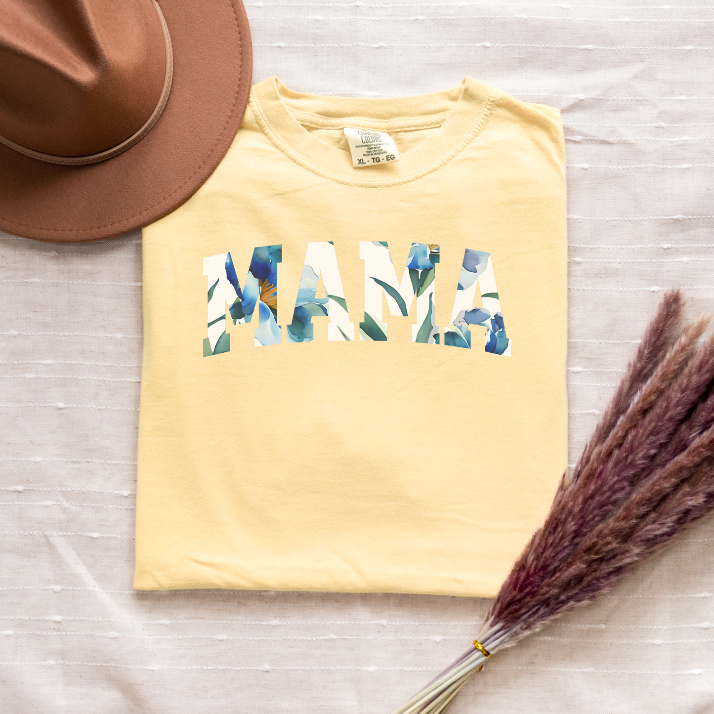 Floral "MAMA" Graphic T-Shirt – Bold & Beautiful Gift Tee for Moms