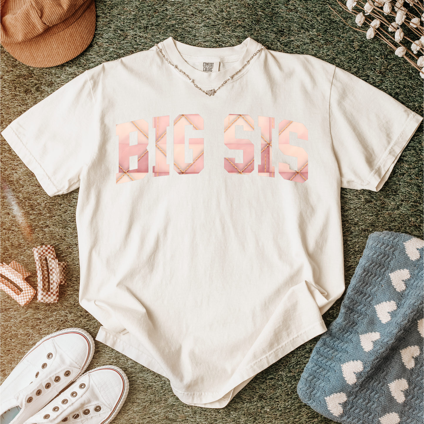 “BIG SIS” Pink Geometric Tee – Stylish Sibling Shirt for Girls