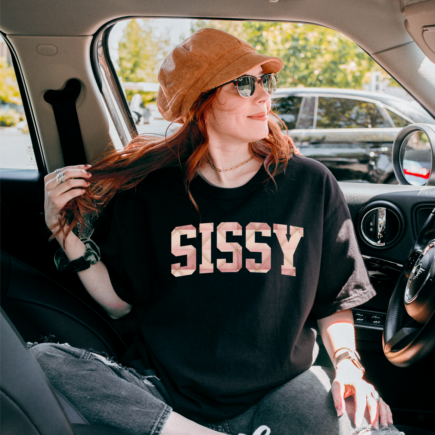 “SISSY” Geometric T-Shirt – Cute Sister Tee in Modern Pink Design