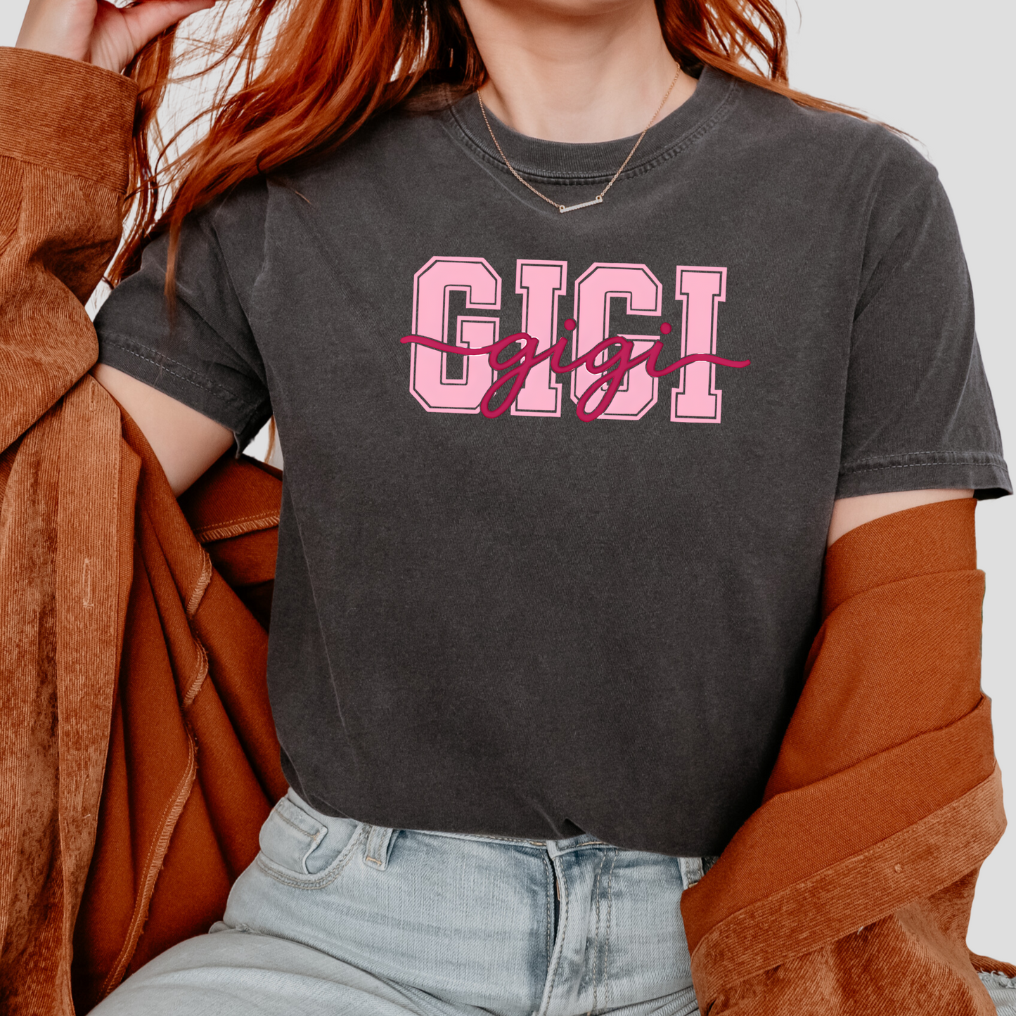 “GIGI” Block & Script Graphic Tee – Sweet Gift for Grandmothers