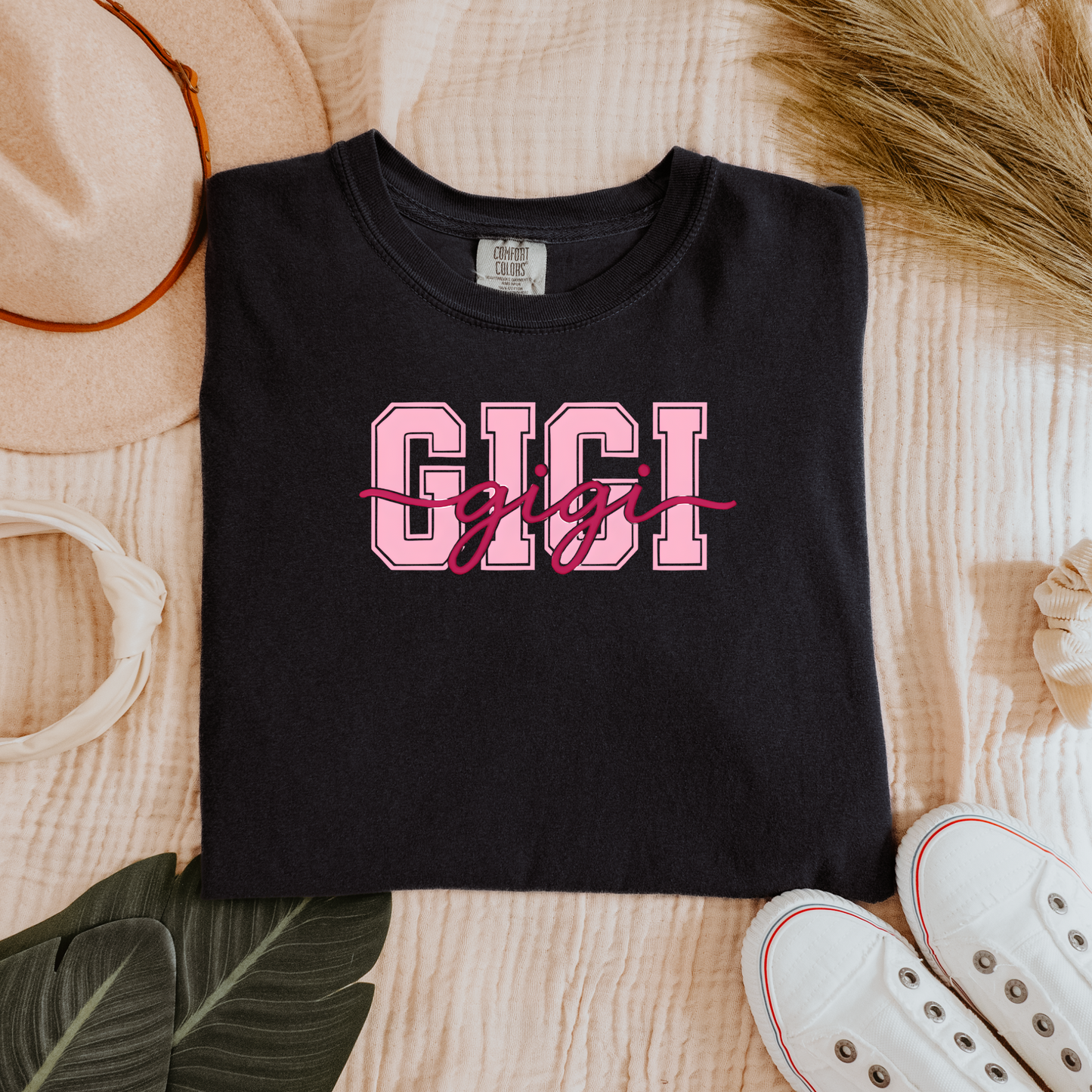 “GIGI” Block & Script Graphic Tee – Sweet Gift for Grandmothers