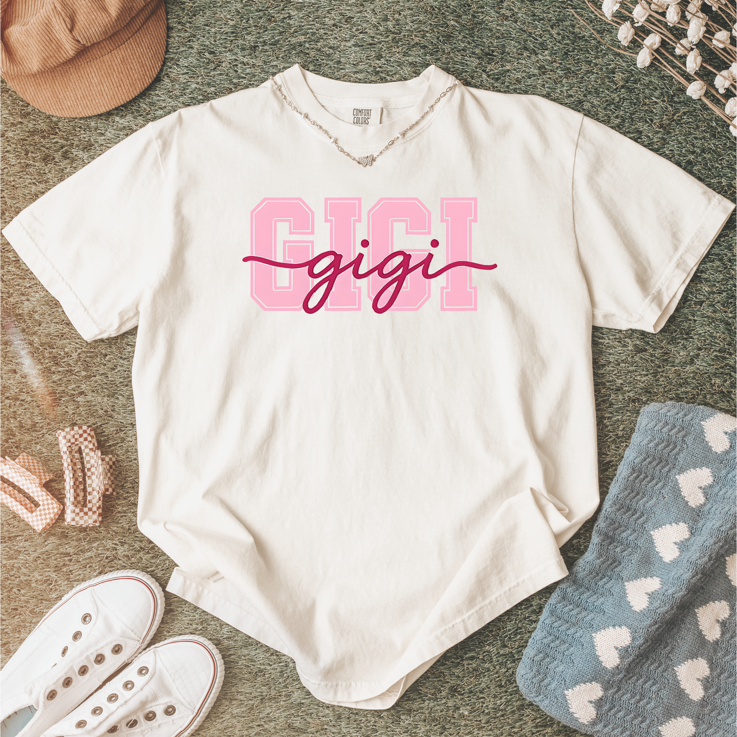 “GIGI” Block & Script Graphic Tee – Sweet Gift for Grandmothers