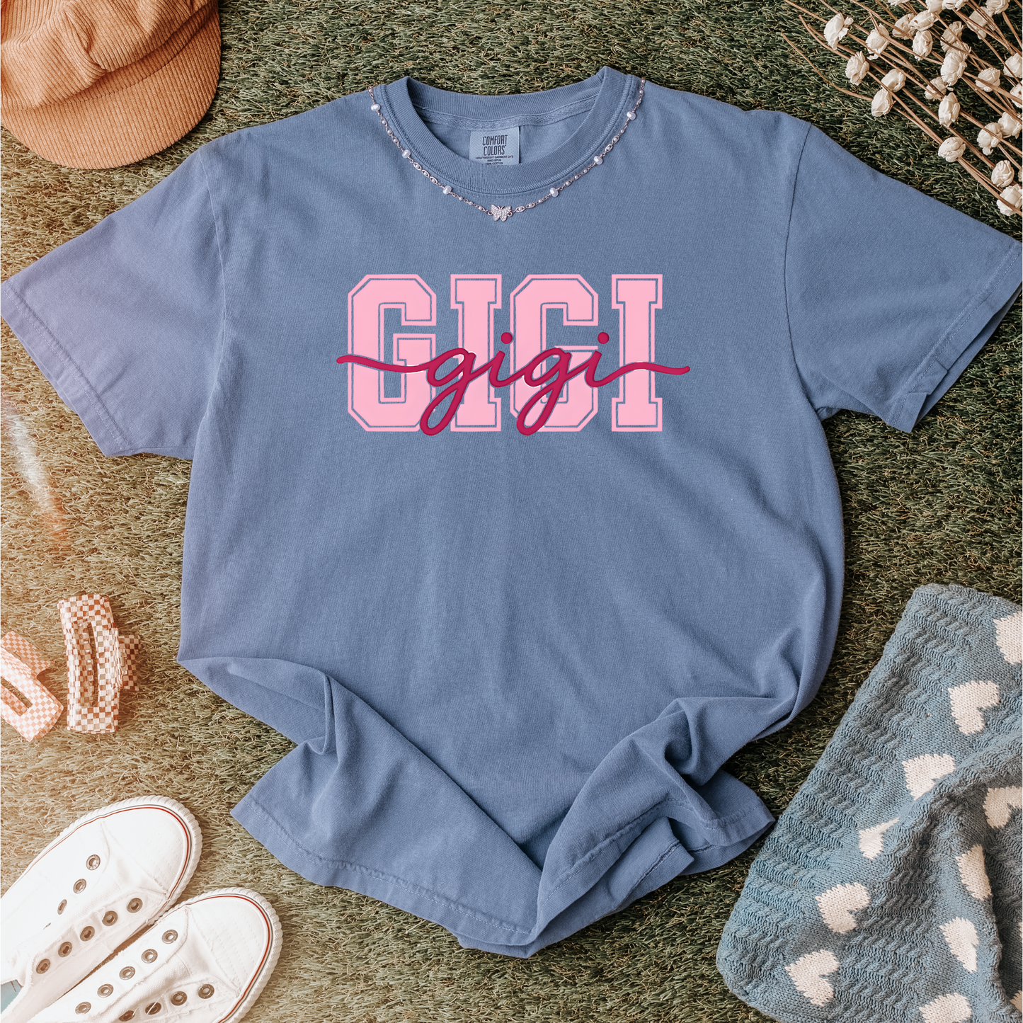 “GIGI” Block & Script Graphic Tee – Sweet Gift for Grandmothers