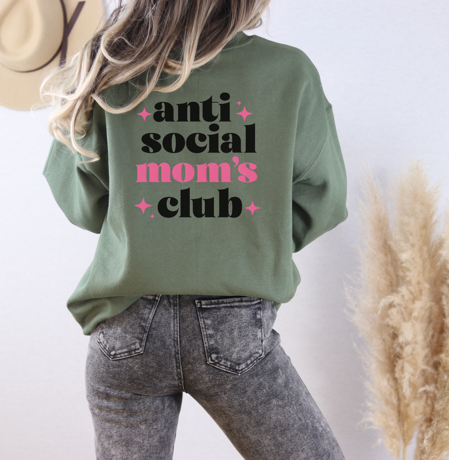 Sweatshirt Funny Graphic Anti Social Moms Club Oversized Cozy Gift for Moms Casual Lounge Wear Trendy Mom Outfit
