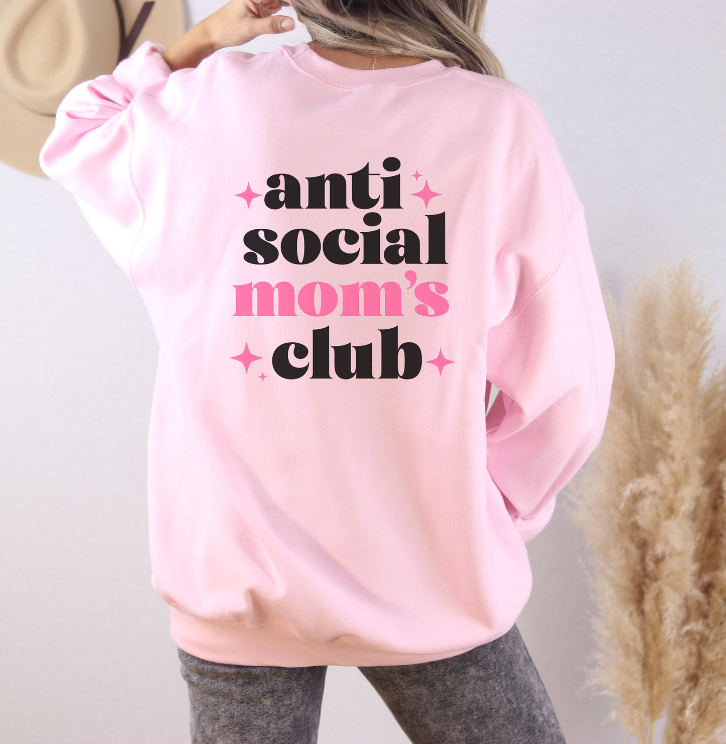 Sweatshirt Funny Graphic Anti Social Moms Club Oversized Cozy Gift for Moms Casual Lounge Wear Trendy Mom Outfit