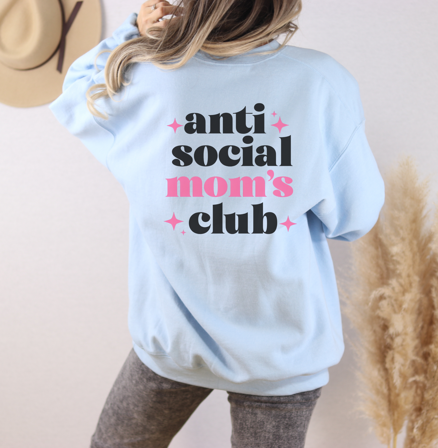 Sweatshirt Funny Graphic Anti Social Moms Club Oversized Cozy Gift for Moms Casual Lounge Wear Trendy Mom Outfit