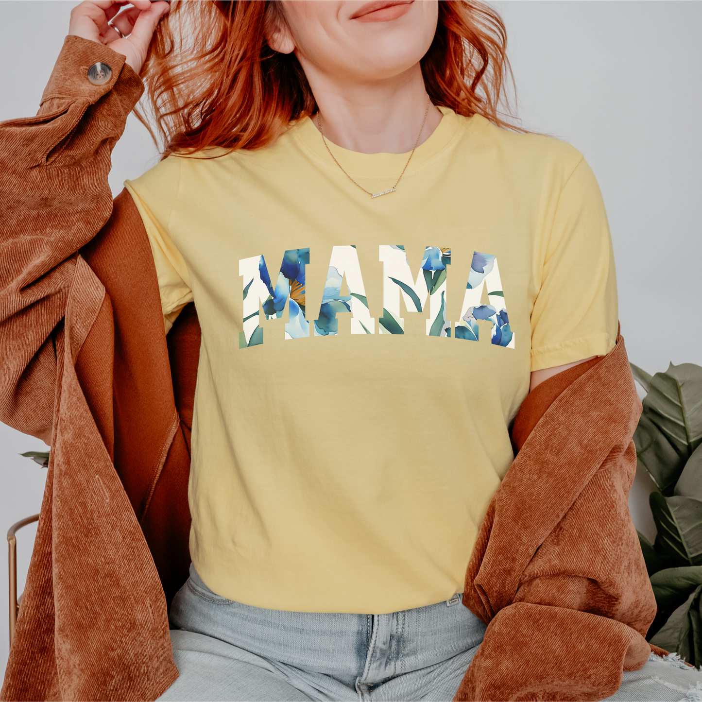 Floral "MAMA" Graphic T-Shirt – Bold & Beautiful Gift Tee for Moms