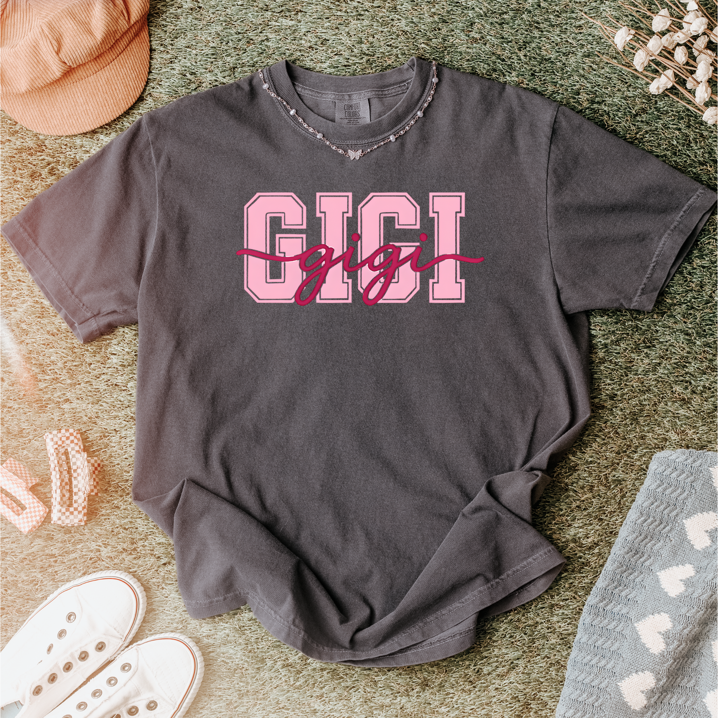 “GIGI” Block & Script Graphic Tee – Sweet Gift for Grandmothers